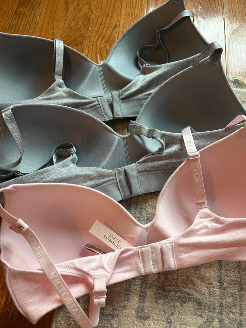 Victoria's Secret Lightly Lined Wireless Comfort T-Shirt Bras Bundle - Picture 4 of 4